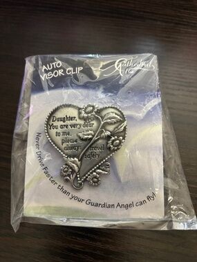 Daughter Gradation Angel Visor Clip